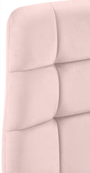 Komfortabler Esszimmerstuhl mit Samtbezug und Metallgestell