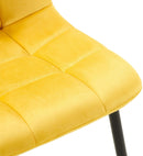 Komfortabler Esszimmerstuhl mit Samtbezug und Metallgestell