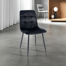 Komfortabler Esszimmerstuhl mit Samtbezug und Metallgestell