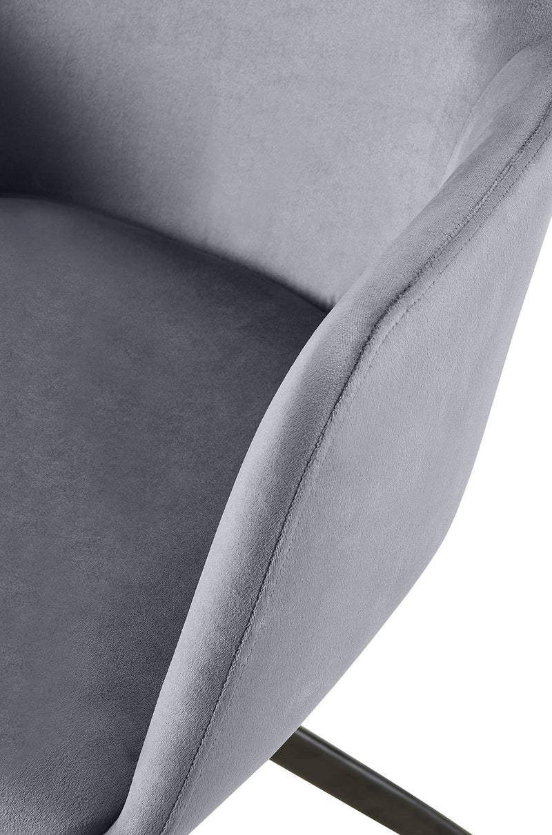 Samt-Polsterstuhl mit 180-Grad-Drehfunktion und stabilem Metallgestell