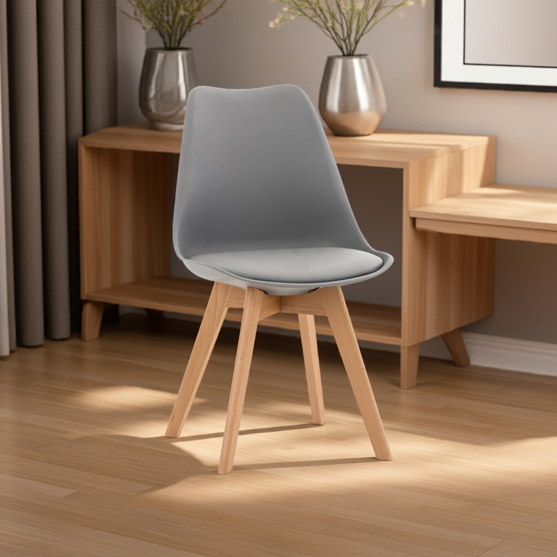 Moderner Esszimmerstuhl aus Kunststoff und Stoff mit Holzgestell